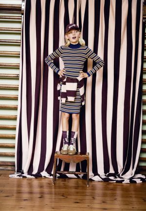 2W26D110 5827 NAVY STRIPE